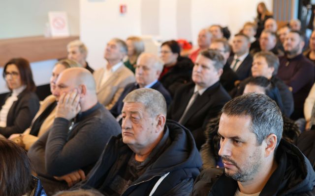 Szerződések ünnepélyes aláírása