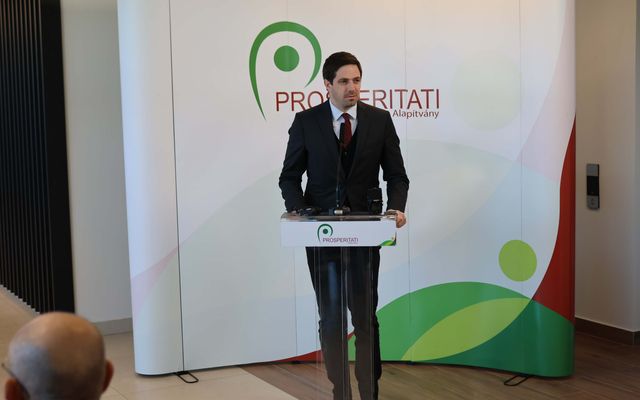 Szerződések ünnepélyes aláírása