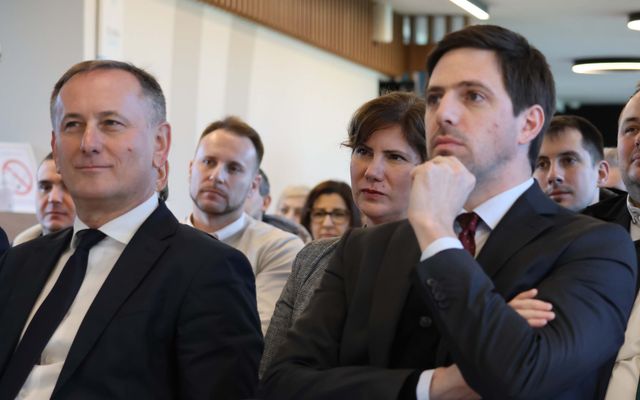 Szerződések ünnepélyes aláírása