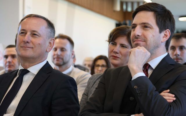 Szerződések ünnepélyes aláírása