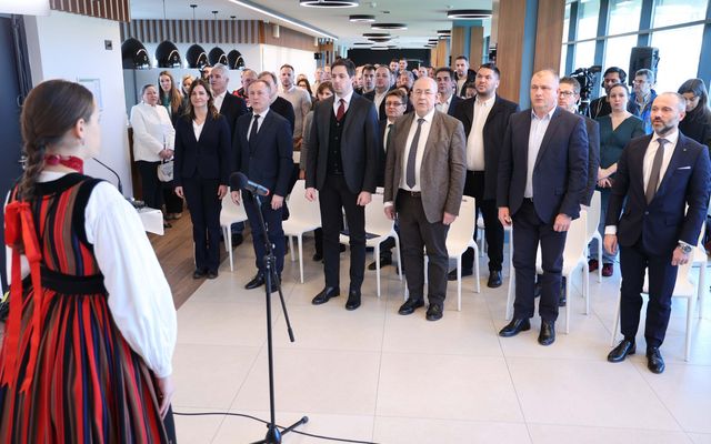 Szerződések ünnepélyes aláírása