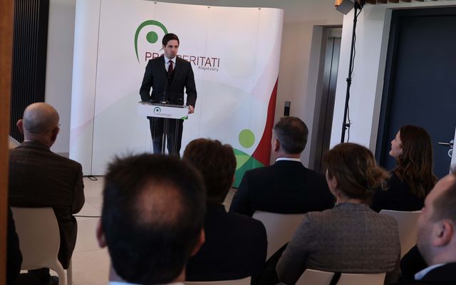 Szerződések ünnepélyes aláírása