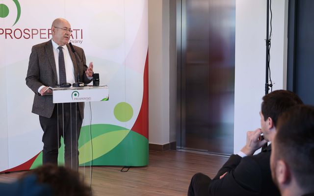 Szerződések ünnepélyes aláírása