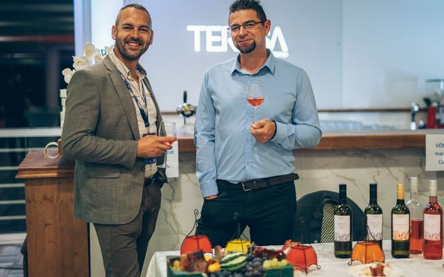Így zárult az első nap: Connect & Chill networking party!