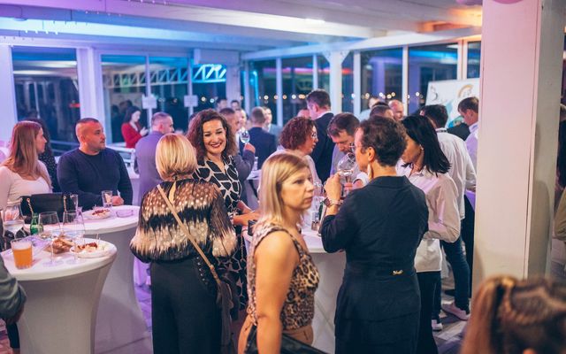 Így zárult az első nap: Connect & Chill networking party!