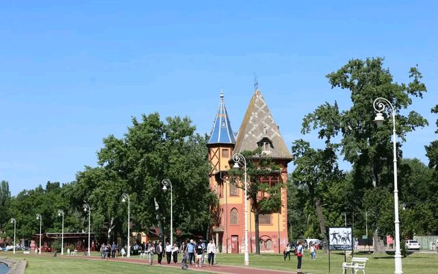 ÖRÖKSÉG ÉS JÖVŐ PALICSON 