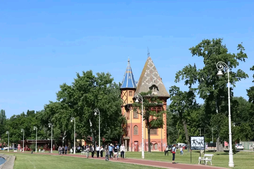 ÖRÖKSÉG ÉS JÖVŐ PALICSON