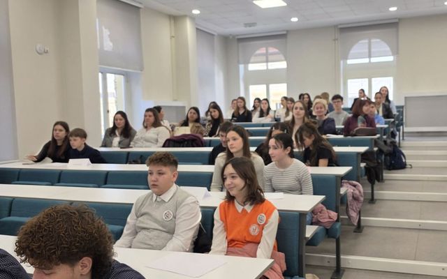 VAJDASÁGI A FIATALOK SZEMÉVEL