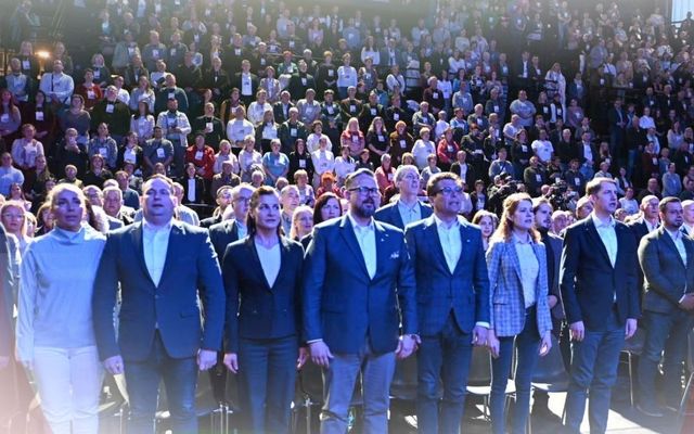A KÖZÖS JÖVŐ, A BIZTOS JÖVŐ!