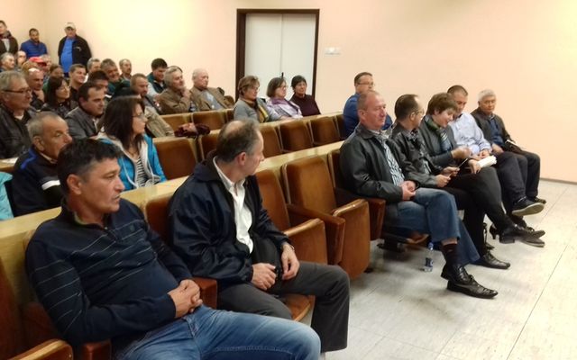 IV. pályázati körrel kapcsolatos tájékoztató lakossági fórum Magyarcsernyén (képek)