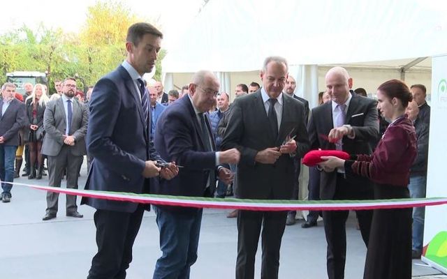 A Bata Kft. új műhelyrészét adták át Oromhegyesen