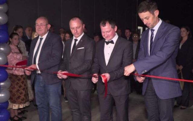 Új, fémmegmunkáló gyárcsarnokot avattak Moholon