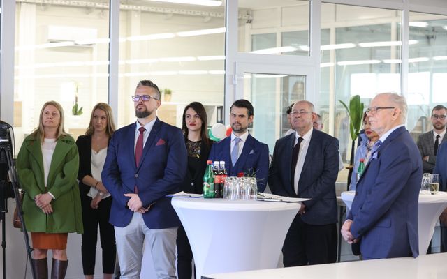 Az East West Bridge Kft. kiemelt jelentőségű közepes léptékű gazdasági fejlesztés ünnepélyes átadása 