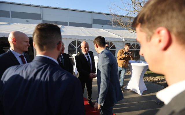 A T-1 Abrasiv Kft. kiemelt jelentőségű közepes és nagyléptékű gazdasági fejlesztés ünnepélyes átadása