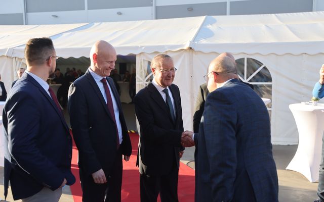 A T-1 Abrasiv Kft. kiemelt jelentőségű közepes és nagyléptékű gazdasági fejlesztés ünnepélyes átadása