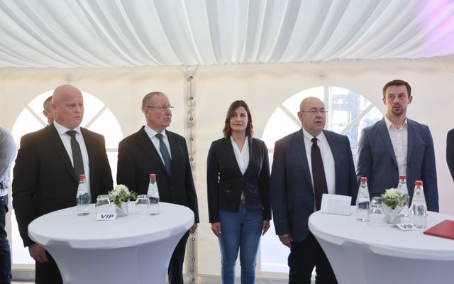 A T-1 Abrasiv Kft. kiemelt jelentőségű közepes és nagyléptékű gazdasági fejlesztés ünnepélyes átadása