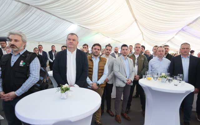 A T-1 Abrasiv Kft. kiemelt jelentőségű közepes és nagyléptékű gazdasági fejlesztés ünnepélyes átadása