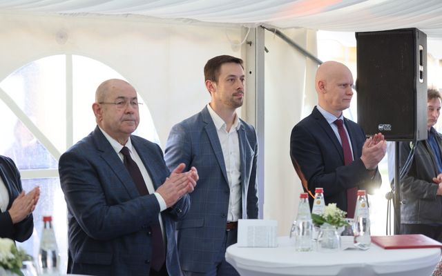 A T-1 Abrasiv Kft. kiemelt jelentőségű közepes és nagyléptékű gazdasági fejlesztés ünnepélyes átadása