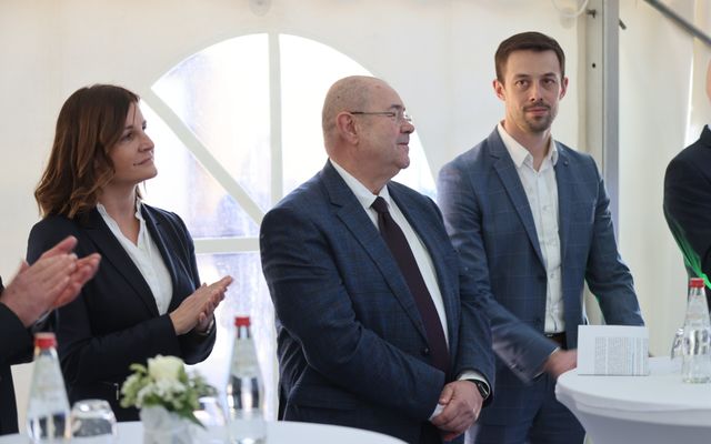 A T-1 Abrasiv Kft. kiemelt jelentőségű közepes és nagyléptékű gazdasági fejlesztés ünnepélyes átadása