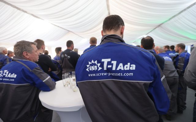 A T-1 Abrasiv Kft. kiemelt jelentőségű közepes és nagyléptékű gazdasági fejlesztés ünnepélyes átadása