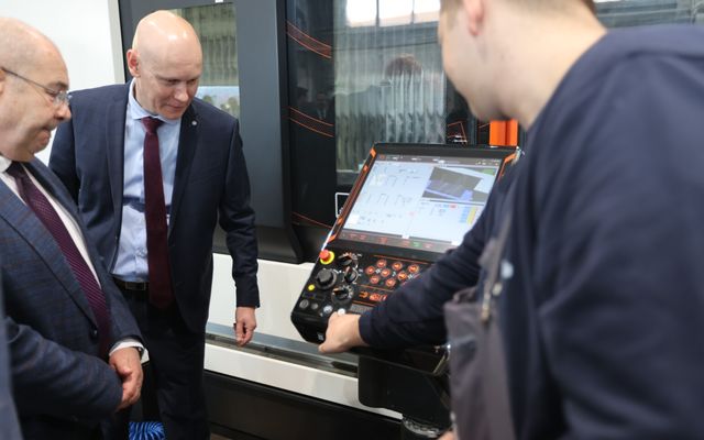 A T-1 Abrasiv Kft. kiemelt jelentőségű közepes és nagyléptékű gazdasági fejlesztés ünnepélyes átadása