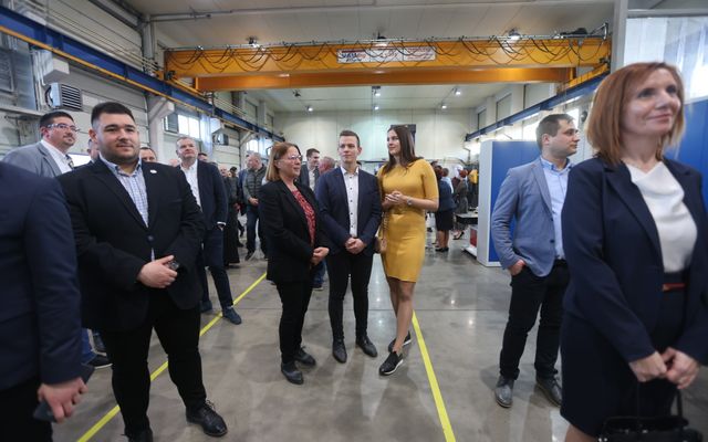 A T-1 Abrasiv Kft. kiemelt jelentőségű közepes és nagyléptékű gazdasági fejlesztés ünnepélyes átadása