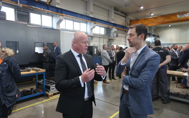 A T-1 Abrasiv Kft. kiemelt jelentőségű közepes és nagyléptékű gazdasági fejlesztés ünnepélyes átadása