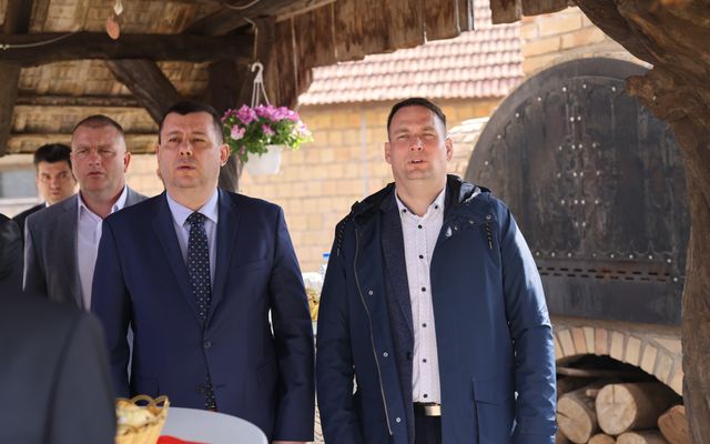 A zentaörsi Budlinka pálinkalepárló és Zsebi Kids gyermek játszóház megtekintése