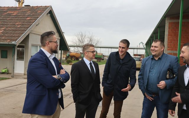 Blazsanik Imre kiemelt jelentőségű közepes léptékű mezőgazdasági fejlesztésének megtekintése