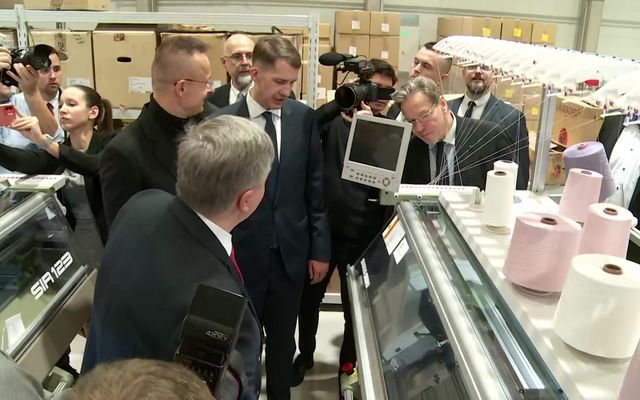 Vajdasági gyárakat látogatott meg Szijjártó Péter