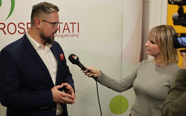 Juhász Bálint sajtótájékoztatója