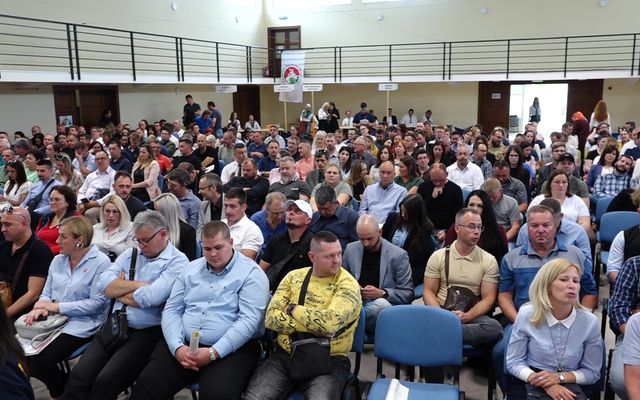 A házvásárlási és a vállalkozók számára kiírt Prosperitati-pályázat nyertesei aláírták a szerződést