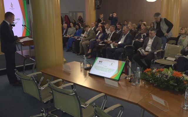 Itt vannak a szövetkezetek is!