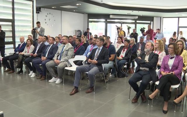Tapasztalt mentorok és szakmai csapat segíti a vajdasági vállalkozókat