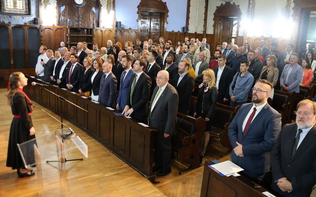 Ünnepélyes szerződésaláírás