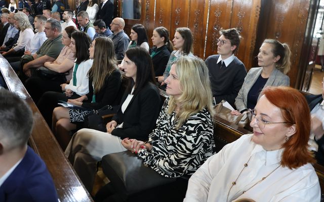 Ünnepélyes szerződésaláírás