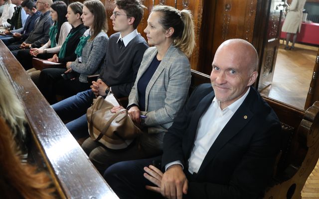 Ünnepélyes szerződésaláírás