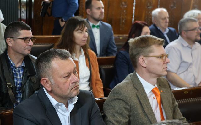 Ünnepélyes szerződésaláírás