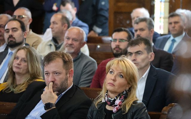Ünnepélyes szerződésaláírás