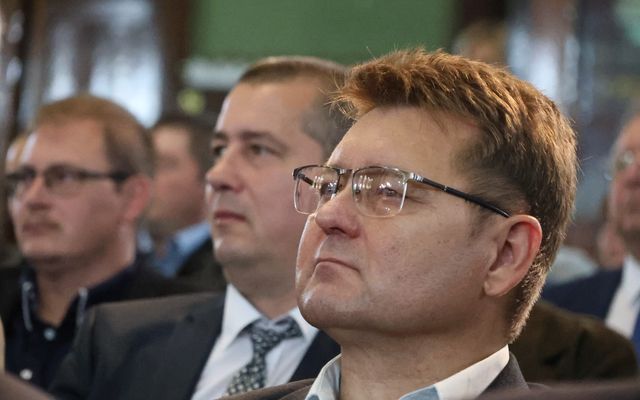 Ünnepélyes szerződésaláírás