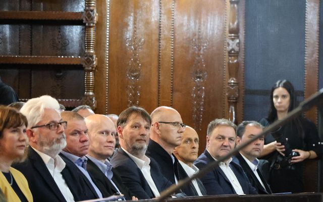 Ünnepélyes szerződésaláírás