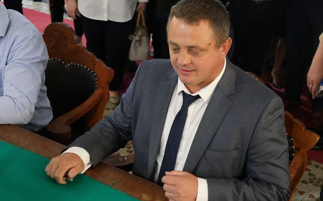 Ünnepélyes szerződésaláírás
