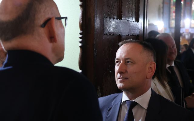 Ünnepélyes szerződésaláírás