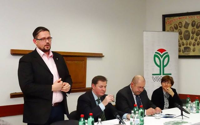 A Prosperitati Alapítvány pályázatainak ismertetése, Kishegyes (képek)