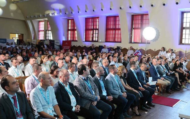 Connect + Grow üzleti konferencia Palicson 