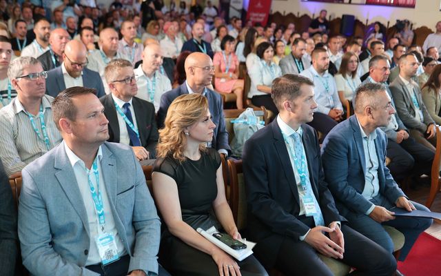Connect + Grow üzleti konferencia Palicson 