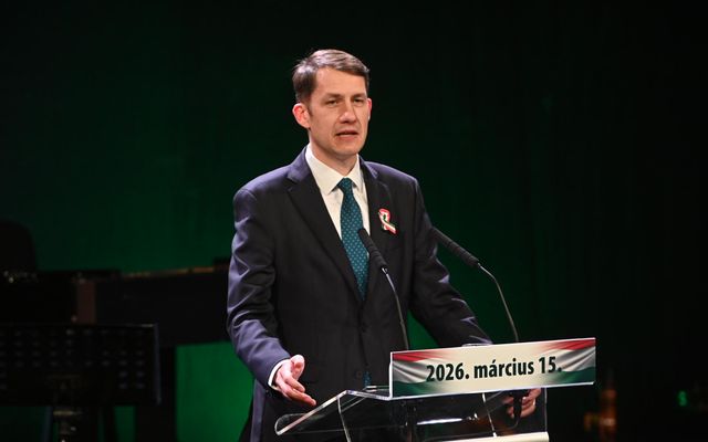 TISZTELET A HŐSÖKNEK!