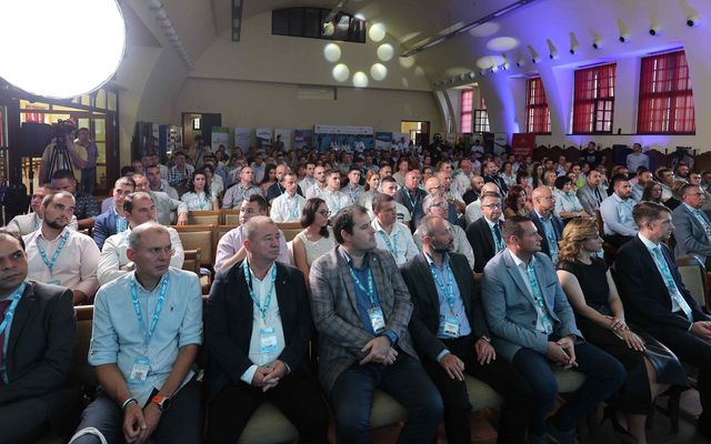 Connect + Grow üzleti konferencia Palicson 