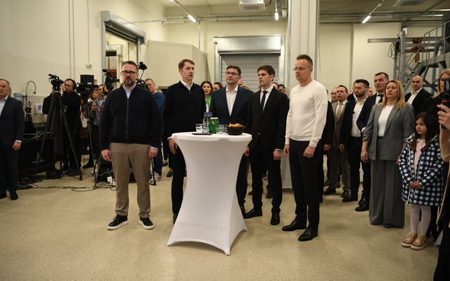 JELENLÉTÜNK A JÖVŐNK