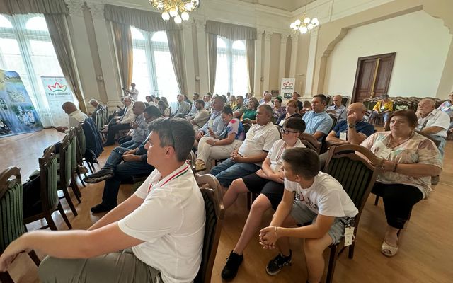 A Kárpát-Haza Kulturális és Gazdasági Konferencián Jászberényben